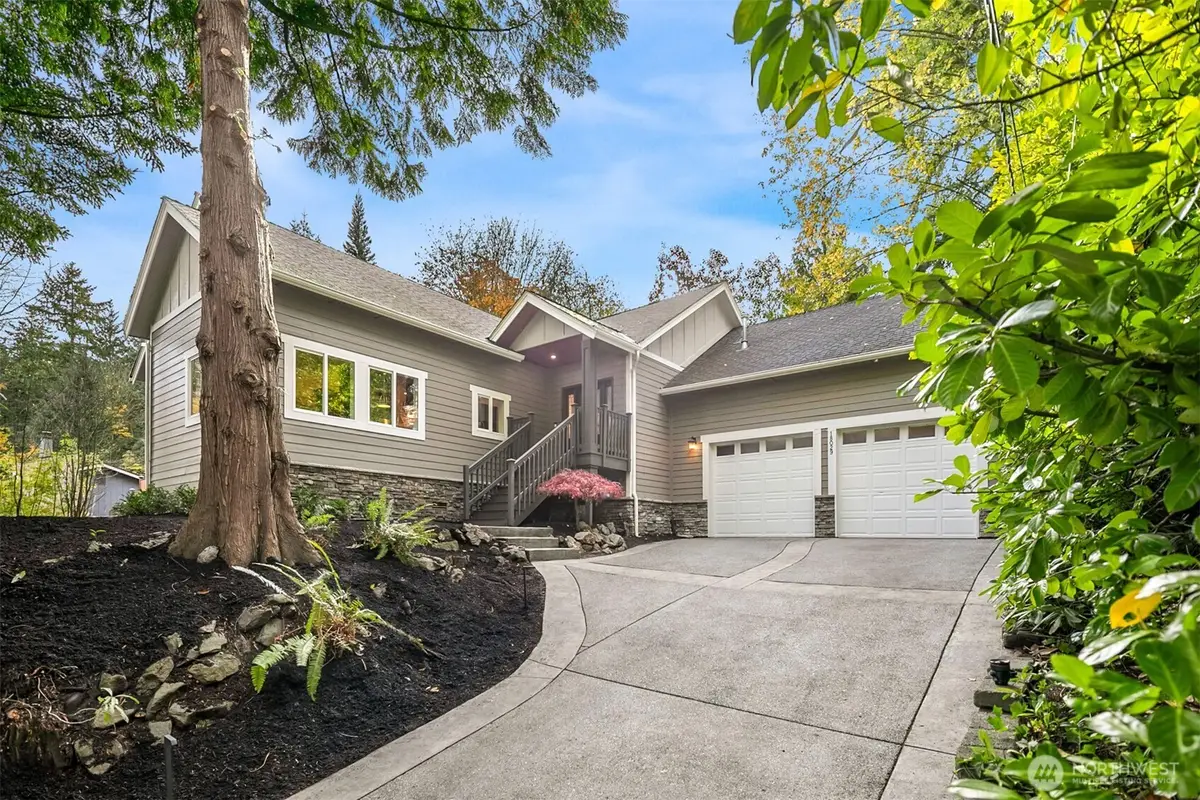 18029 24th Avenue Ne, Shoreline, WA 98155 - Image #1