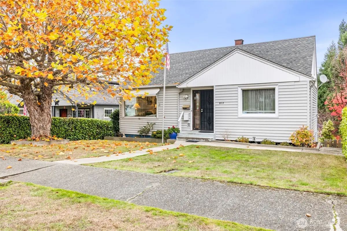 217 E 10th Street, Port Angeles, WA 98362 - Image #1