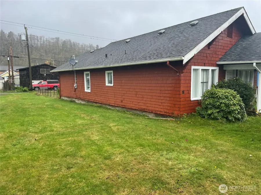 2833 Simpson Avenue, Hoquiam, WA 98550 - Image #2