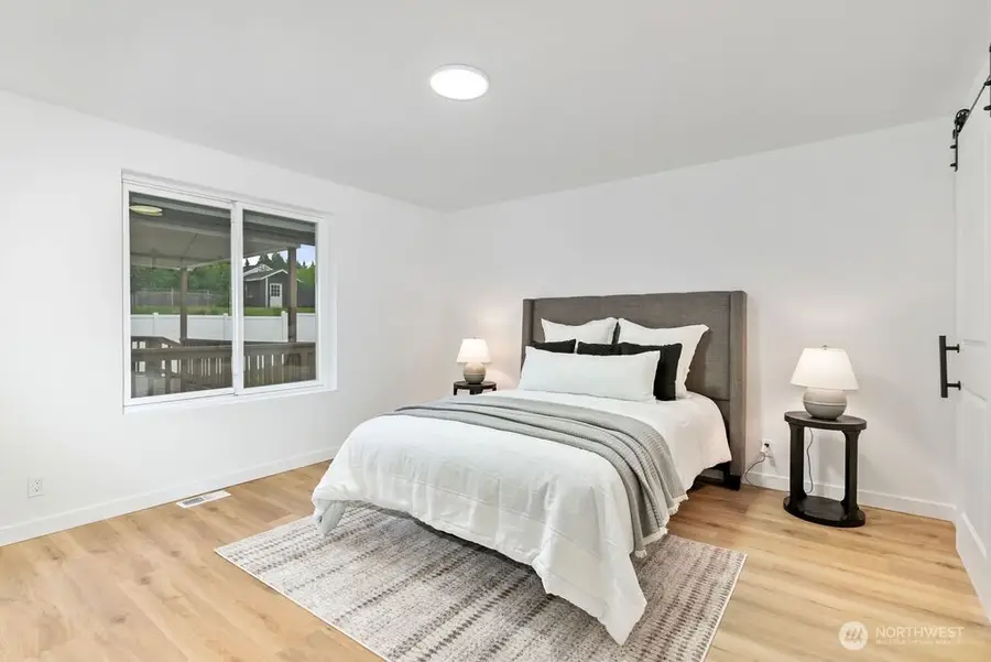 10618 100th Street Sw, Tacoma, WA 98498 - Image #3