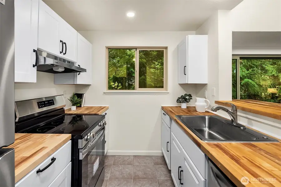 8140 145th Court Ne, Redmond, WA 98052 - Image #3