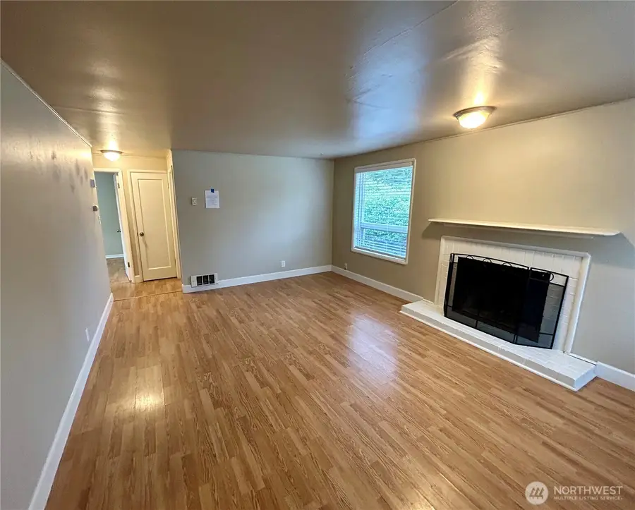 18303 9th Avenue Ne, Shoreline, WA 98155 - Image #2