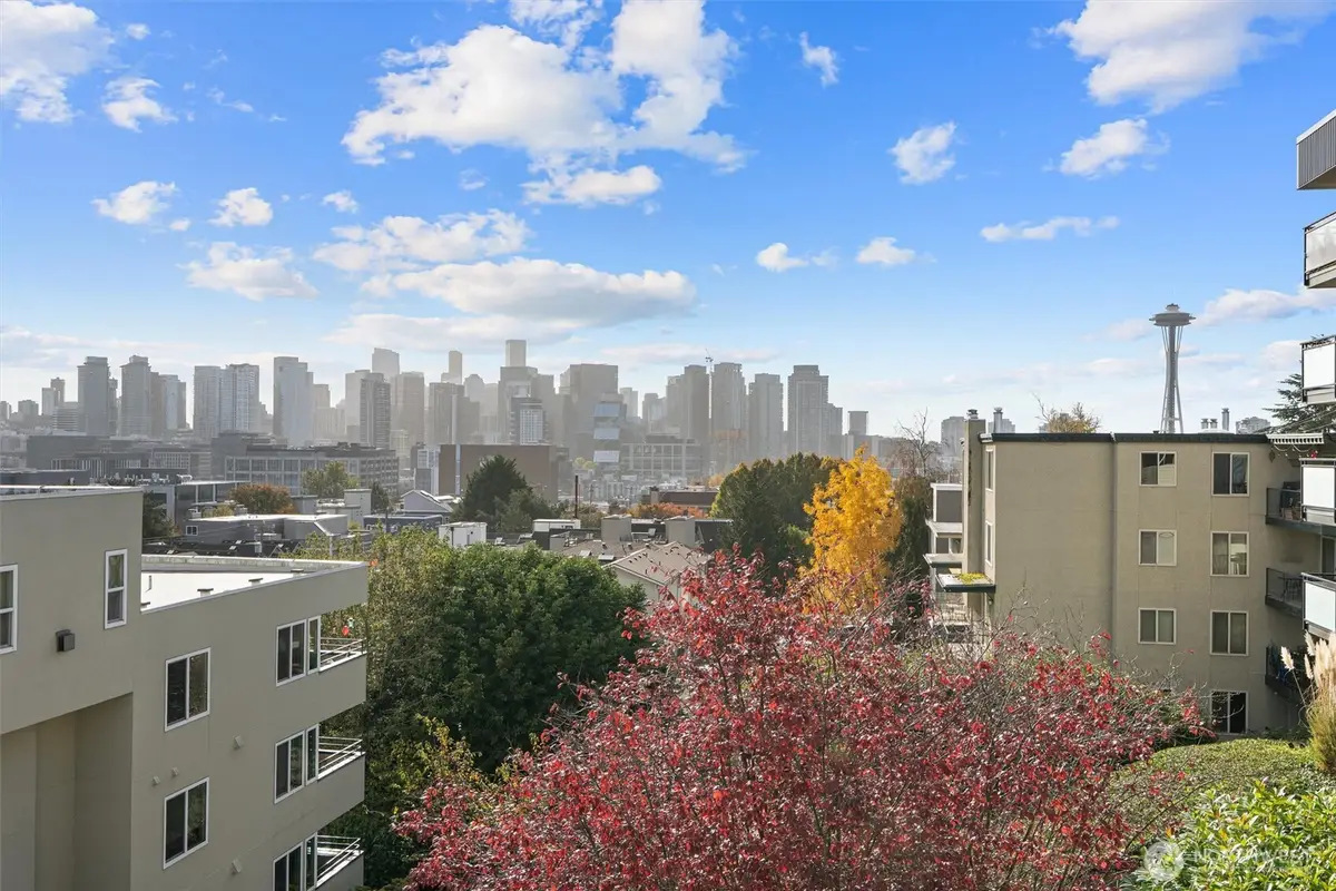 561 Lee Street, Seattle, WA 98109 - Image #1