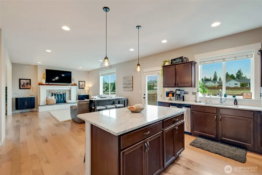 6915 284th St Nw, Stanwood, WA 98292 - Image #2