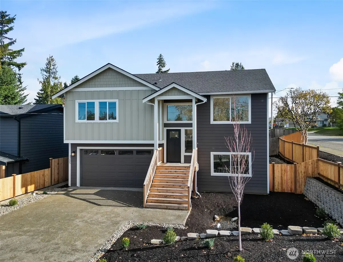 3205 19th Street, Everett, WA 98201 - Image #1