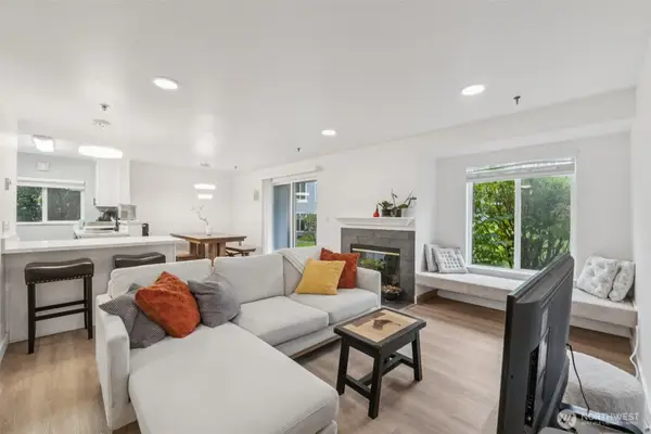 12510 109th Court Ne #E101, Kirkland, WA 98034