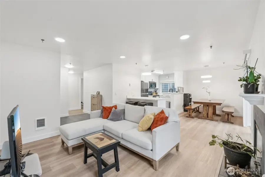 12510 109th Court Ne #E101, Kirkland, WA 98034 - Image #2