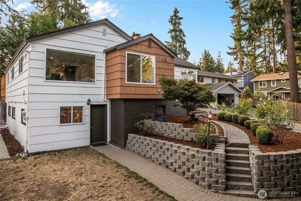 15245 Fremont Avenue N, Shoreline, WA 98133 - Image #1