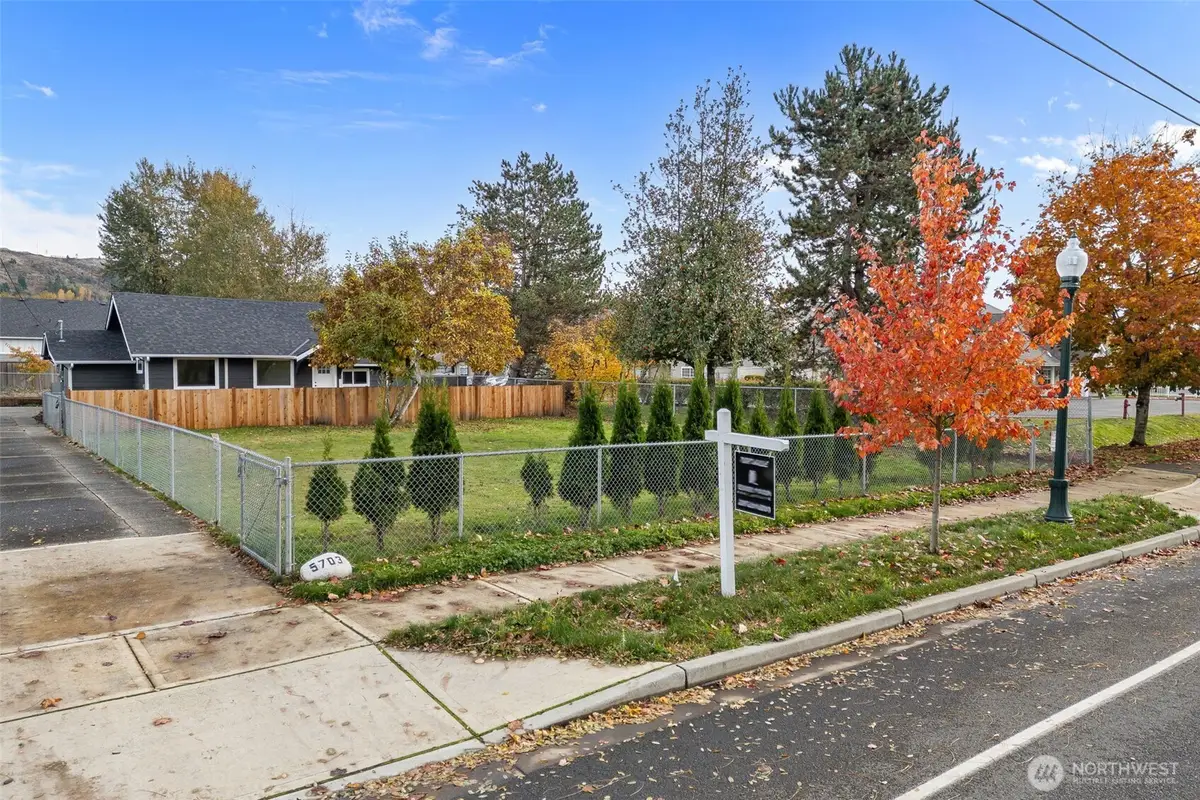 5703 Parker Road E, Sumner, WA 98390 - Image #1