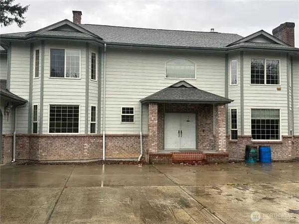 18432 W Lake Desire Drive Se, Renton, WA 98058