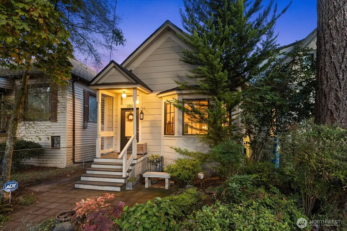 206 25th Avenue S, Seattle, WA 98144 - Image #1