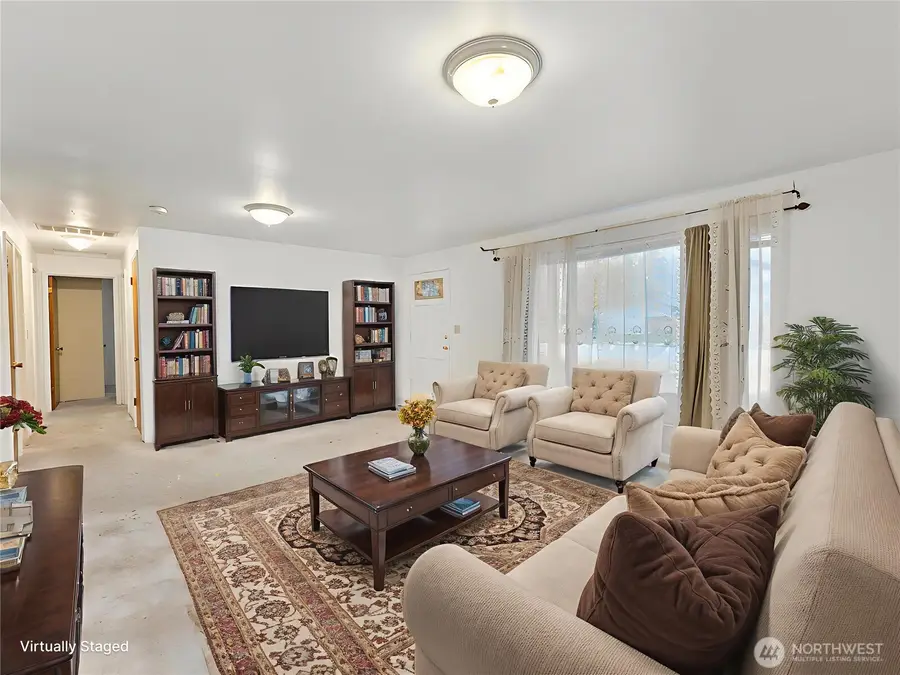 920 Bowmer Street, Oak Harbor, WA 98277 - Image #3