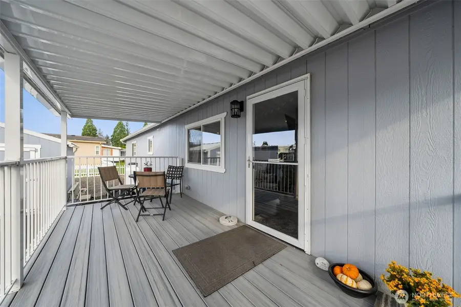 915 Mt Villa Loop, Enumclaw, WA 98022 - Image #2