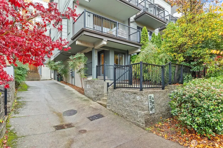 2516 Yale Avenue E #C, Seattle, WA 98102 - Image #2
