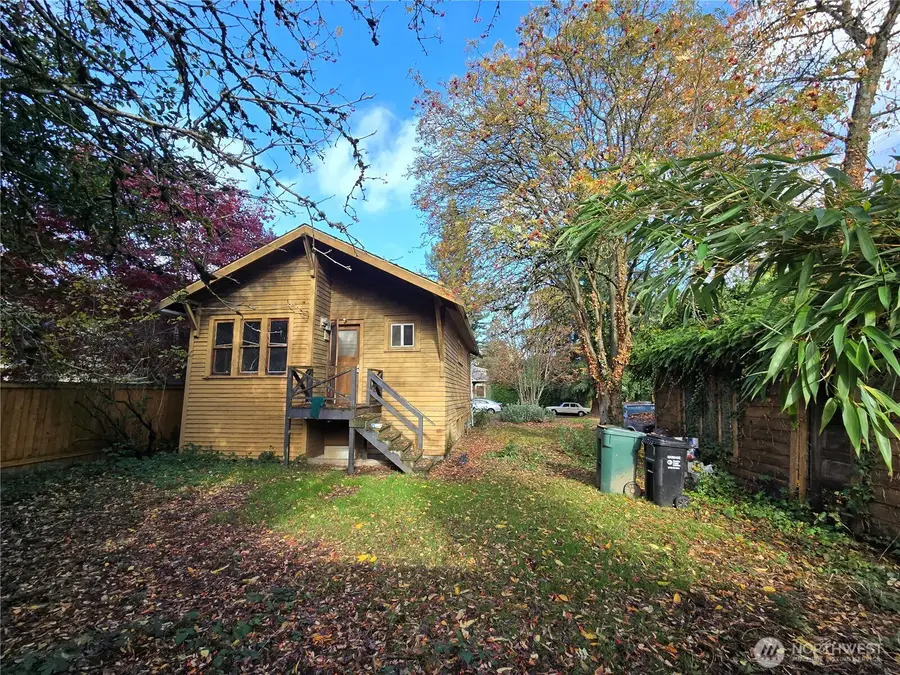 349 NE 58th Street, Seattle, WA 98105 - Image #2