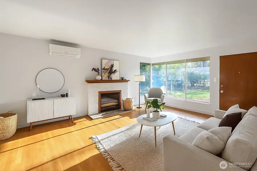 11144 Woodward Avenue S, Seattle, WA 98178 - Image #3