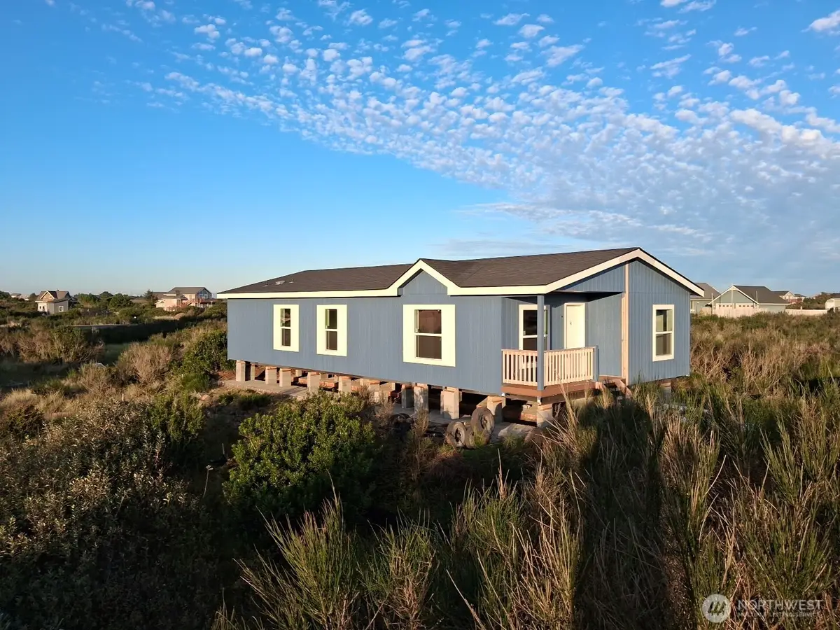 444 W Wind Street Nw, Ocean Shores, WA 98569 - Image #1