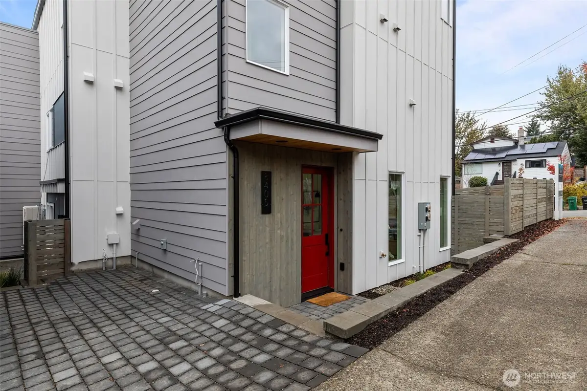 8405 42nd Avenue Sw, Seattle, WA 98136 - Image #1