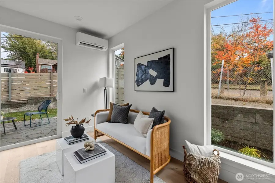 8405 42nd Avenue Sw, Seattle, WA 98136 - Image #2