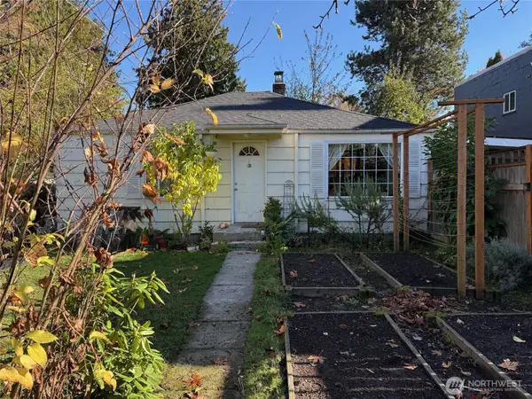 12018 Sand Point Way Ne, Seattle, WA 98125