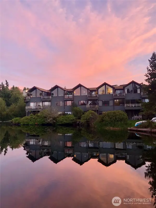 19414 Aurora Avenue N #107, Shoreline, WA 98133