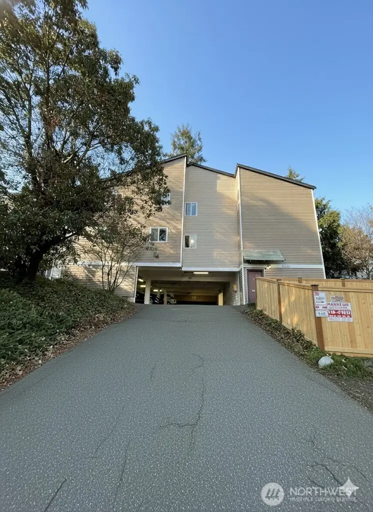 14344 N Stone Avenue #32, Seattle, WA 98133 - Image #1