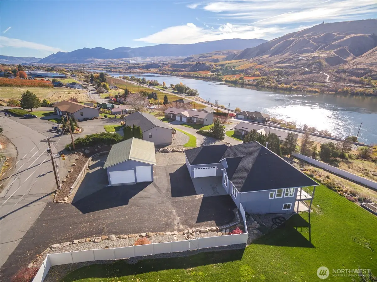 972 Highline Drive, East Wenatchee, WA 98802 - Image #1