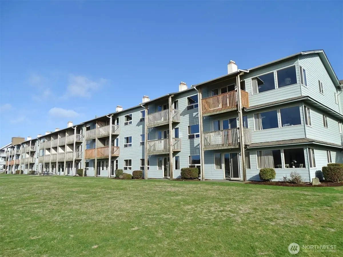 643 Ocean Shores Boulevard Nw #303, Ocean Shores, WA 98569 - Image #1