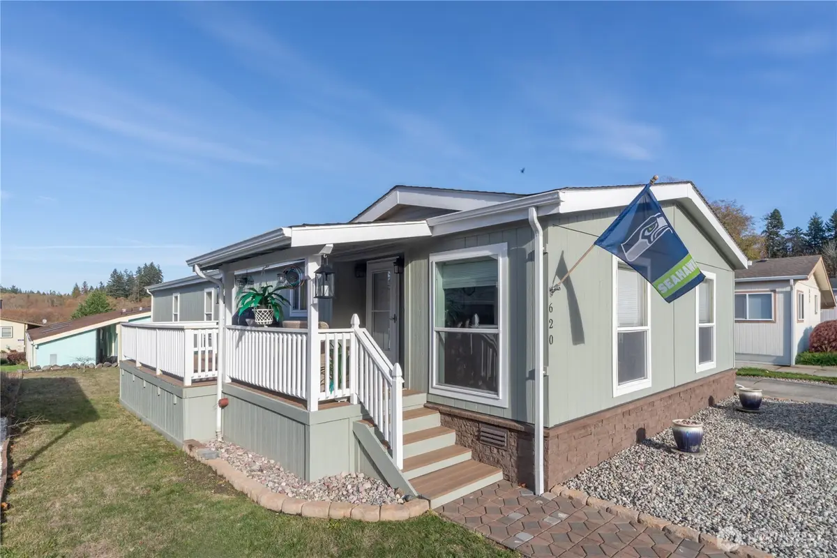 620 NE Saturn Lane, Bremerton, WA 98311 - Image #1