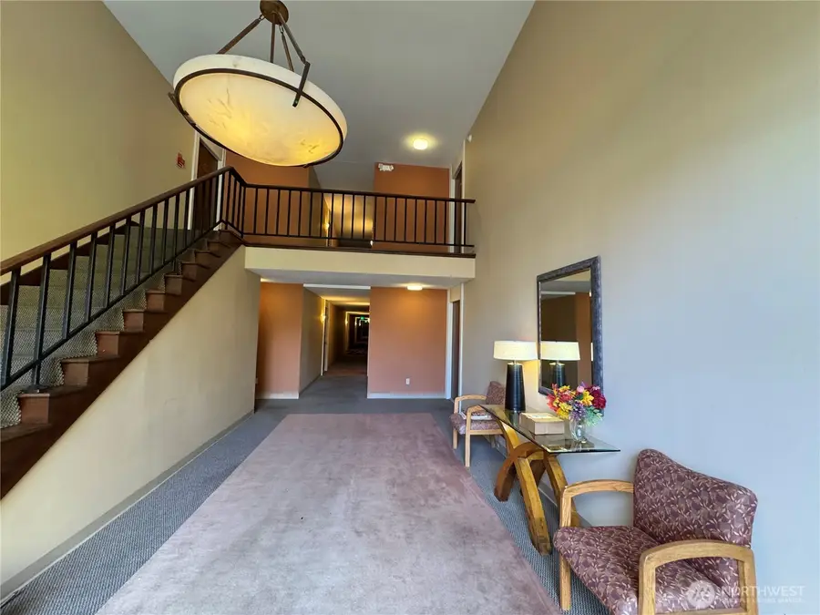 11006 NE 68th Street #829, Kirkland, WA 98033 - Image #3