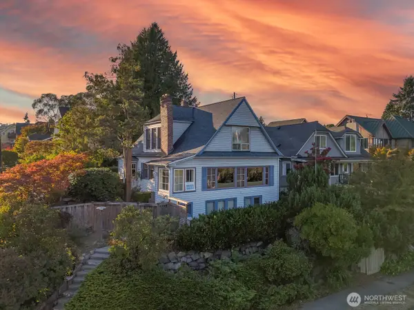 932 N 70th Street, Seattle, WA 98103