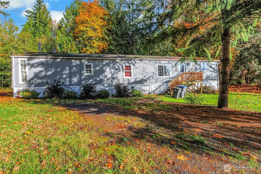 810 SE Totten Shores Dr, Shelton, WA 98584 - Image #2