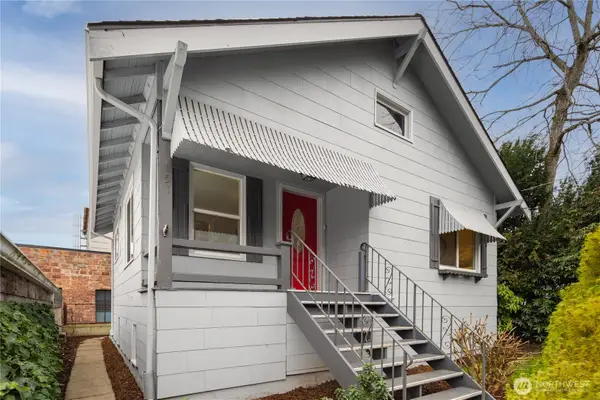 151 77th Street N, Seattle, WA 98103