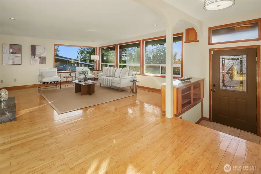 20142 17th Avenue Nw, Shoreline, WA 98177 - Image #3