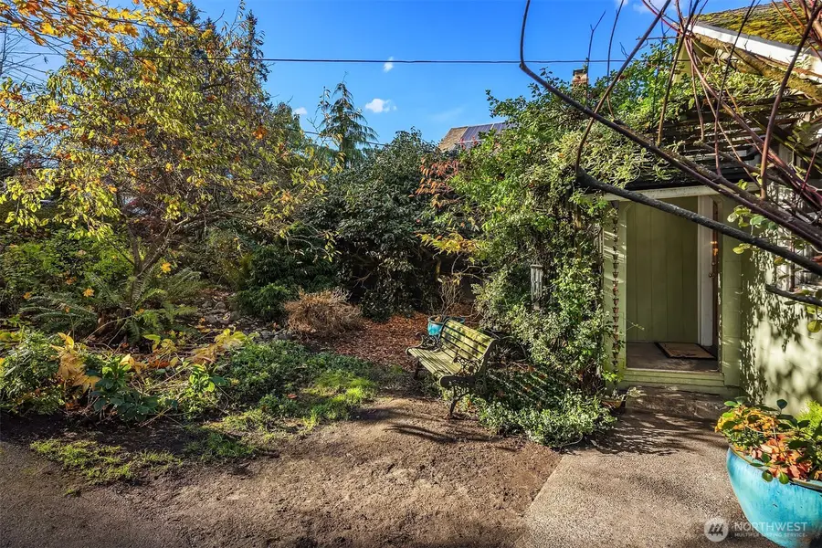 548 NE 102nd Street, Seattle, WA 98125 - Image #2