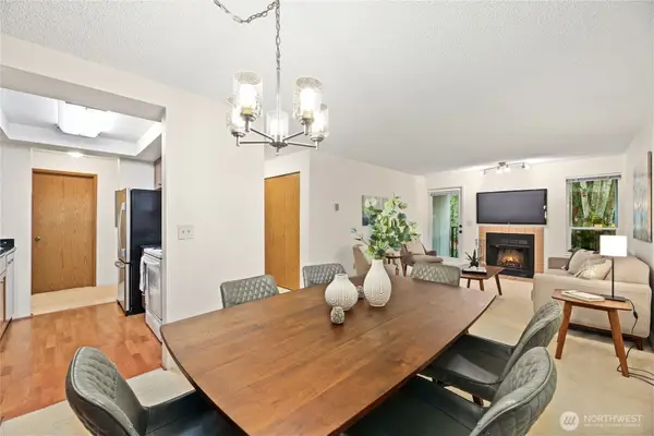 13717 Linden Avenue N #213, Seattle, WA 98133