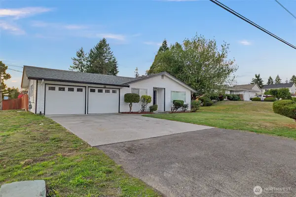 9040 S Sheridan Avenue, Tacoma, WA 98444
