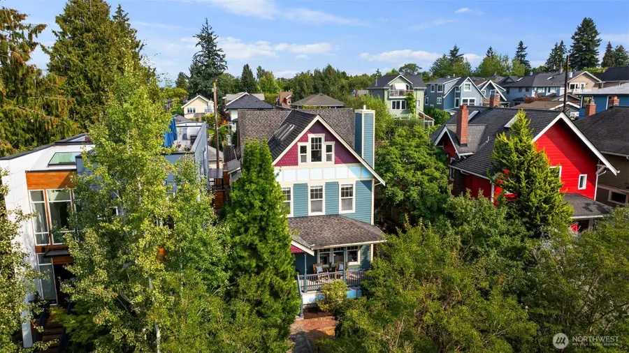2446 Queen Anne Avenue N, Seattle, WA 98109 - Image #2