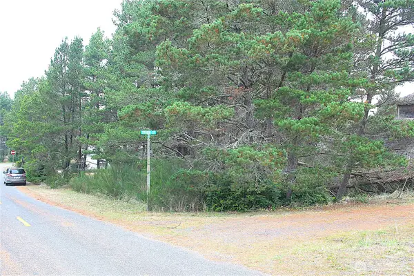 0 Veterans Avenue #lot 10 & South half lot 11, Westport, WA 98595