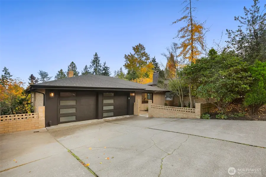 16040 36th Avenue Ne, Lake Forest Park, WA 98155 - Image #2