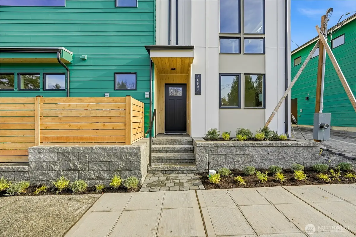 7552 39th Avenue Sw, Seattle, WA 98126 - Image #1