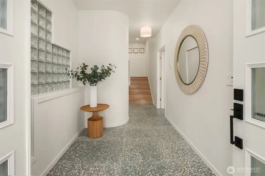 3006 44th Avenue W, Seattle, WA 98199 - Image #3