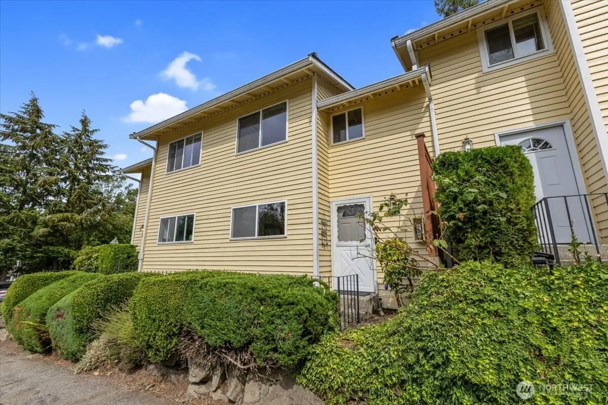 12024 101st Avenue Ne #E2, Kirkland, WA 98034 - Image #1