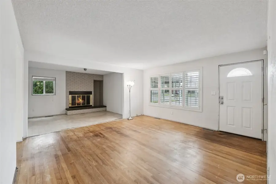 9321 Sharon Drive, Everett, WA 98204 - Image #3