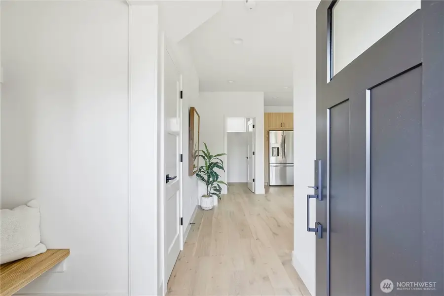 7554 39th Avenue Sw, Seattle, WA 98126 - Image #2