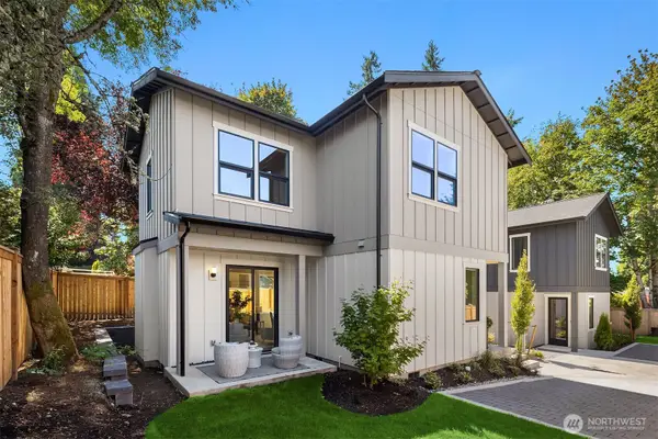 817 18th Avenue W, Kirkland, WA 98033