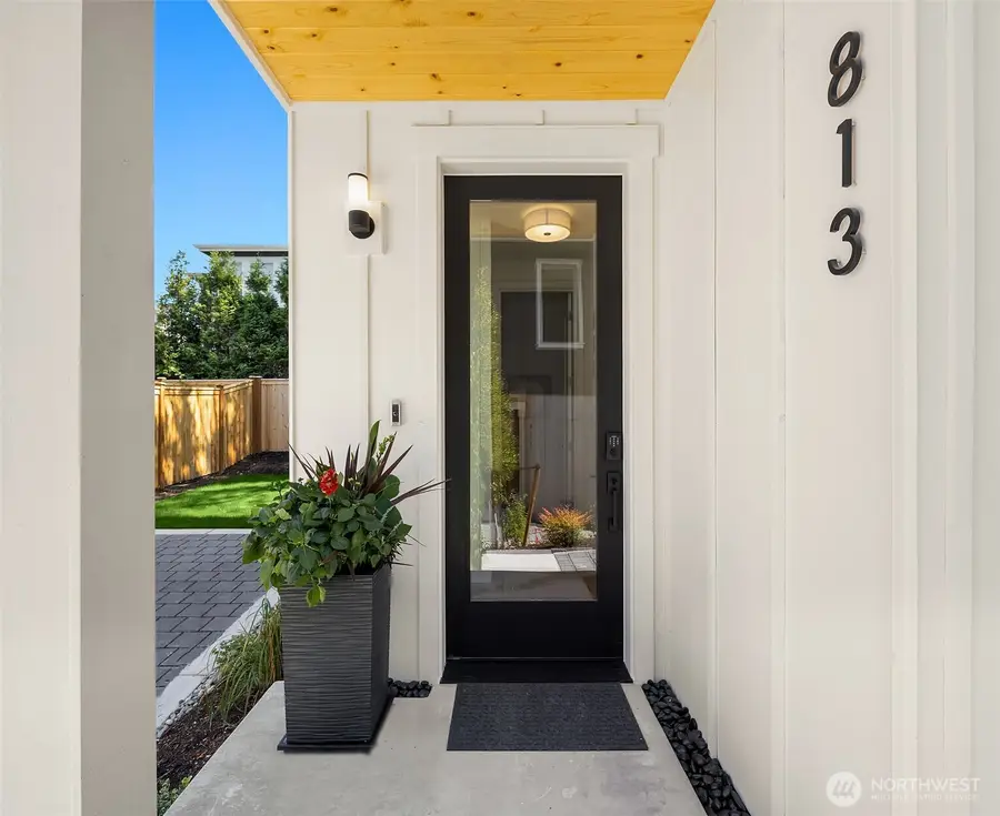 817 18th Avenue W, Kirkland, WA 98033 - Image #2