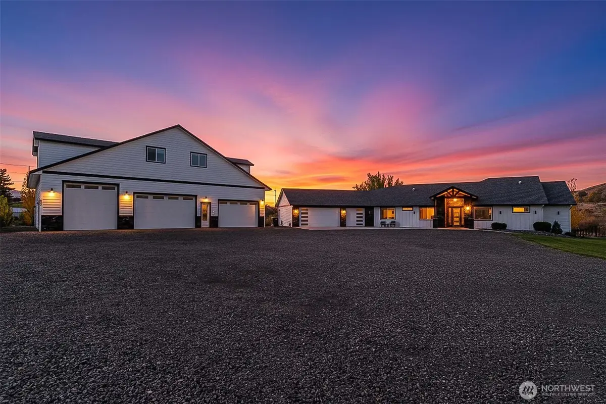 5060 Basin View Drive, Rock Island, WA 98850 - Image #1