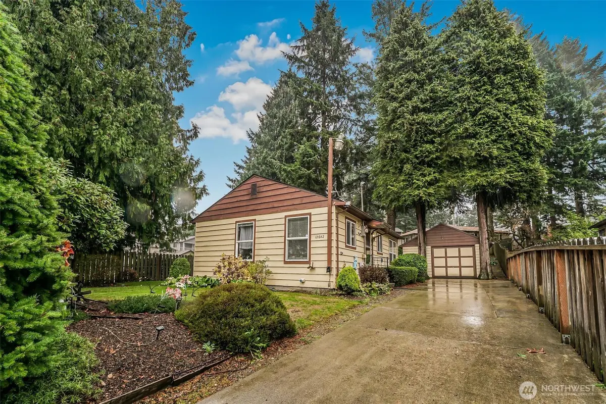 12642 74th Ave S, Seattle, WA 98178 - Image #1