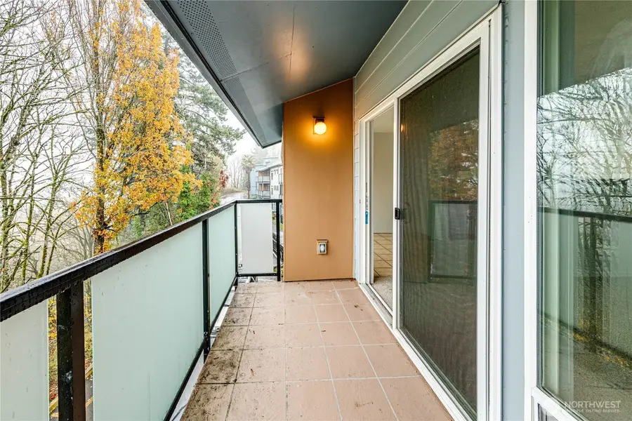 15142 65th Avenue S #821, Tukwila, WA 98188 - Image #2